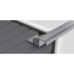 Kép 1/2 - Profilplast alumínium szögletes lépcső profil 11 mm / 2.5 m eloxált ezüst
